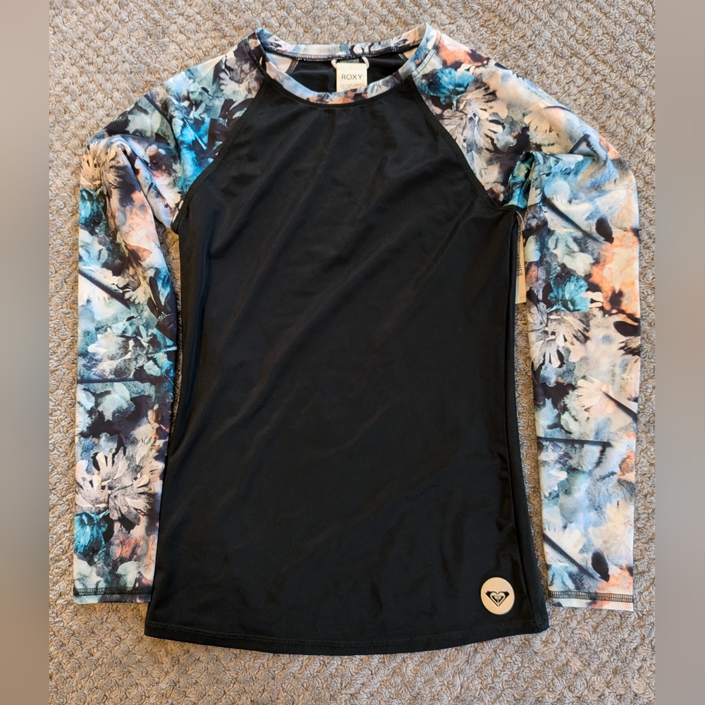 NWT Long Sleeve Raglan Rashguard - S